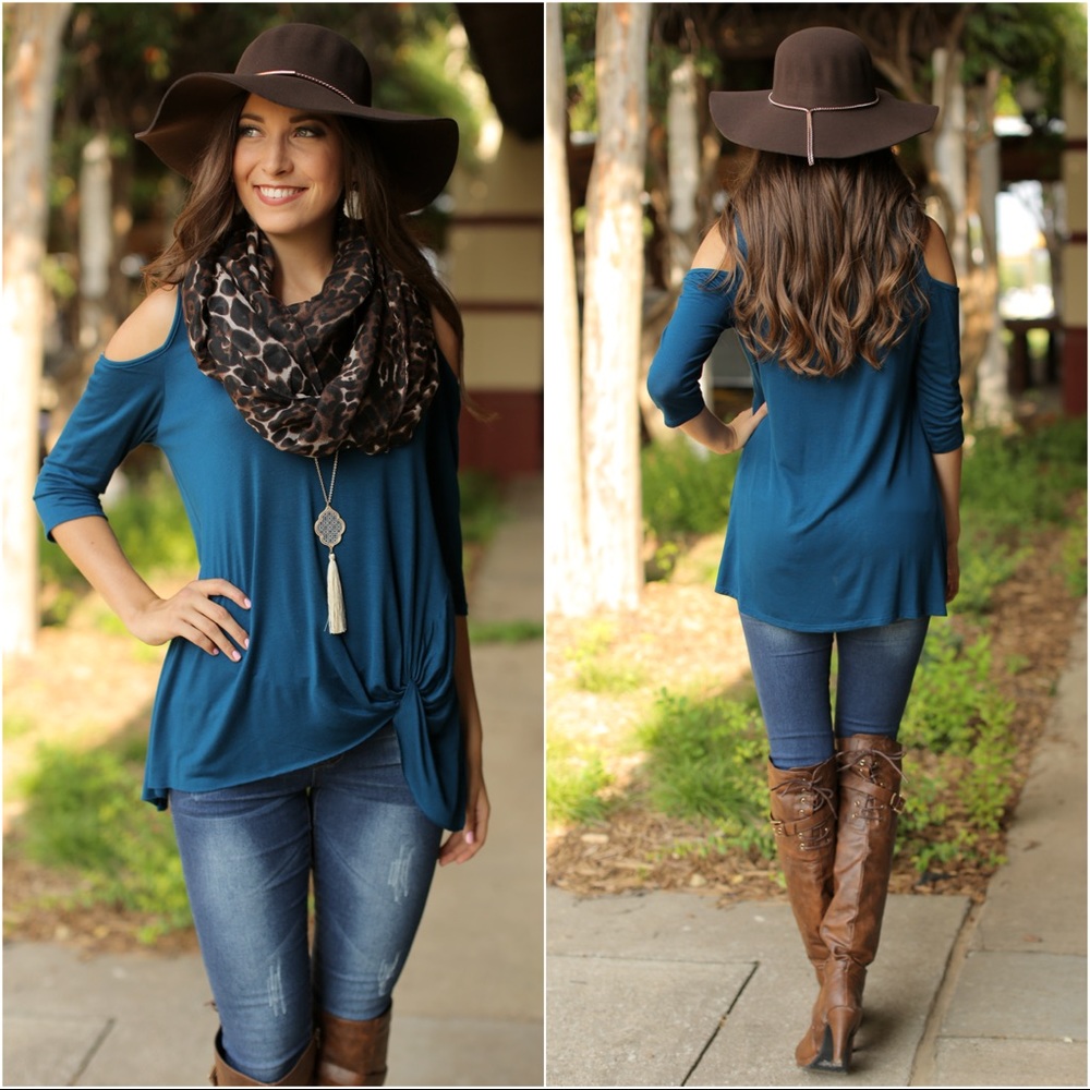 ✨LAST ONE✨Teal cold shoulder tie front top - Picture 2 of 3